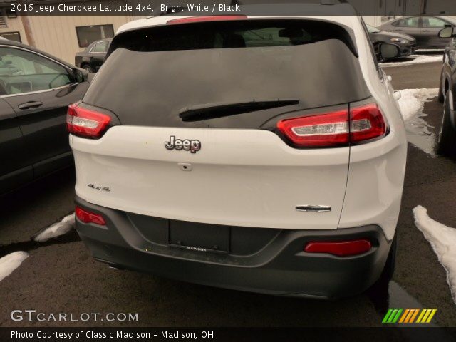 2016 Jeep Cherokee Latitude 4x4 in Bright White
