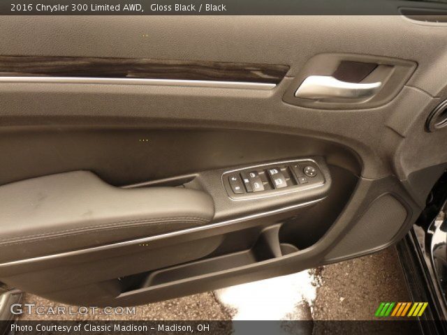 2016 Chrysler 300 Limited AWD in Gloss Black