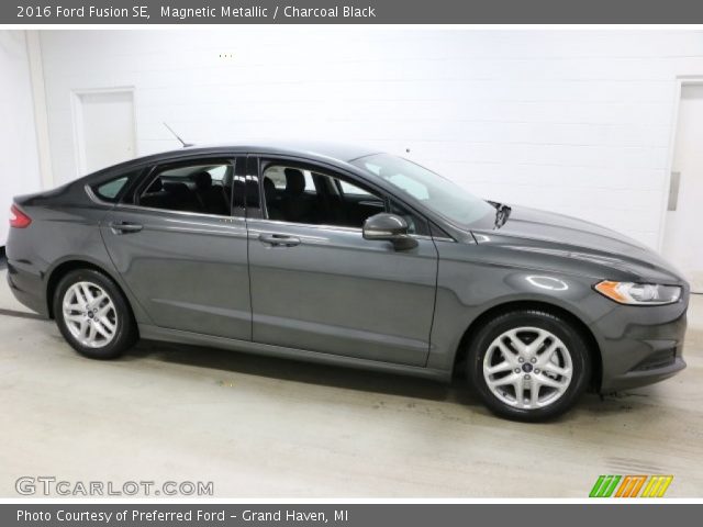 2016 Ford Fusion SE in Magnetic Metallic