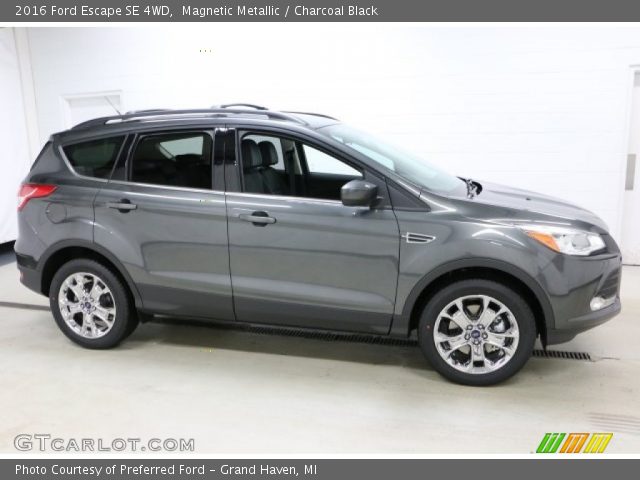 2016 Ford Escape SE 4WD in Magnetic Metallic