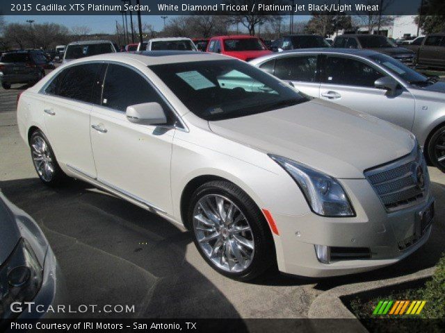 2015 Cadillac XTS Platinum Sedan in White Diamond Tricoat