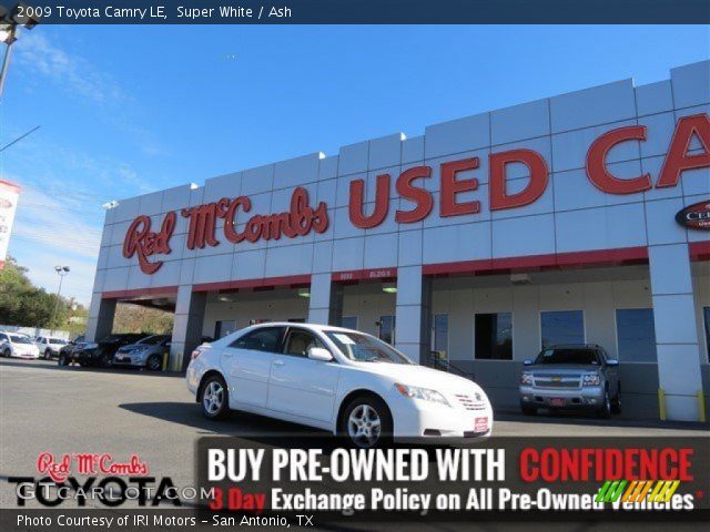 2009 Toyota Camry LE in Super White