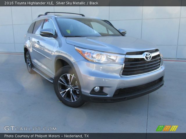 2016 Toyota Highlander XLE in Silver Sky Metallic