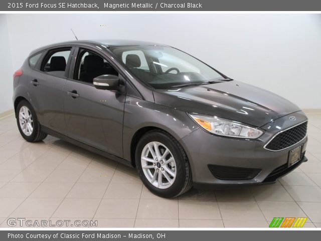 2015 Ford Focus SE Hatchback in Magnetic Metallic