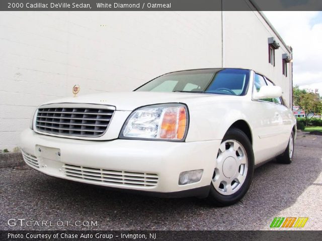 2000 Cadillac DeVille Sedan in White Diamond