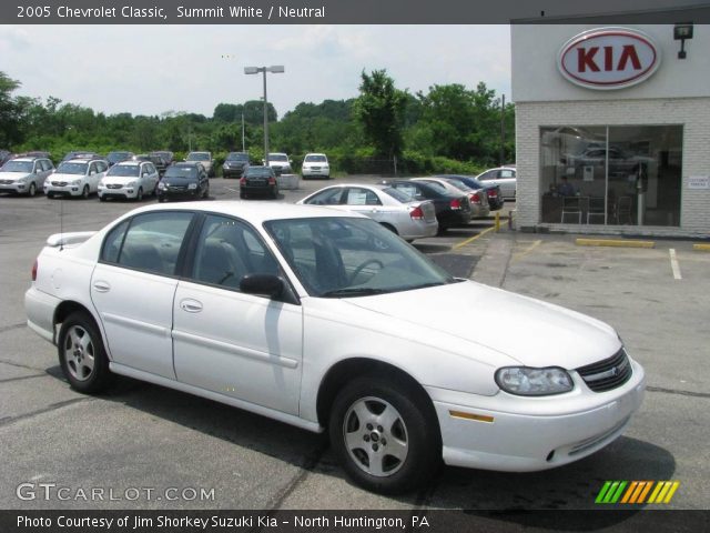 2005 Chevrolet Classic  in Summit White