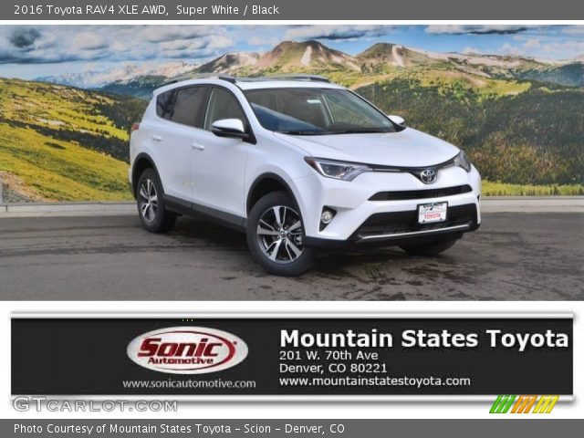 2016 Toyota RAV4 XLE AWD in Super White