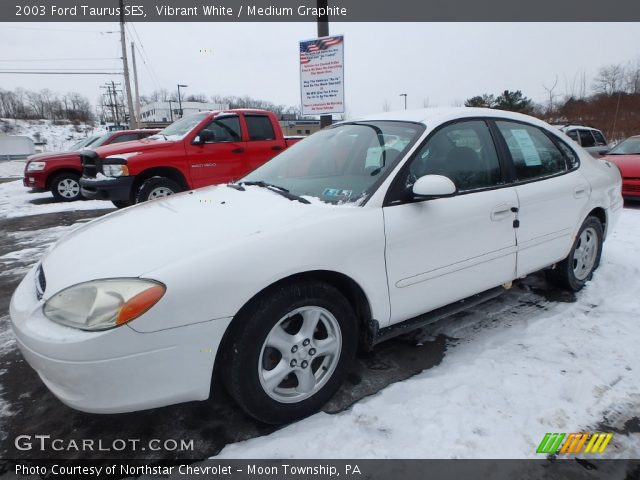 2003 Ford Taurus SES in Vibrant White