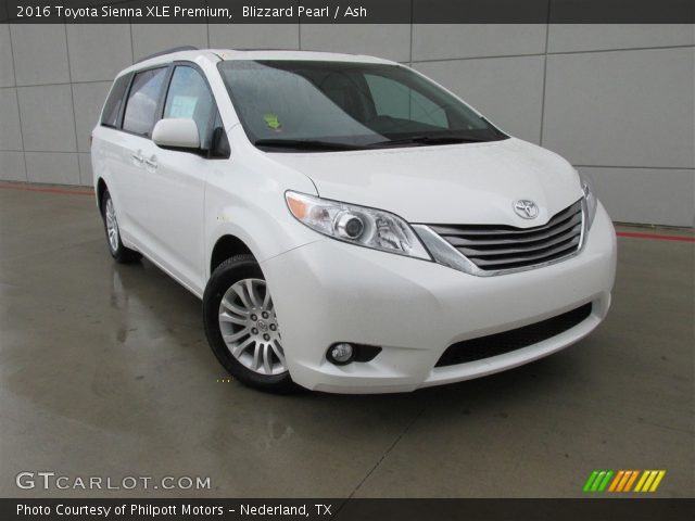 2016 Toyota Sienna XLE Premium in Blizzard Pearl