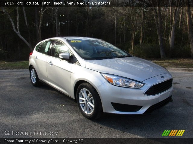 2016 Ford Focus SE Hatch in Ingot Silver