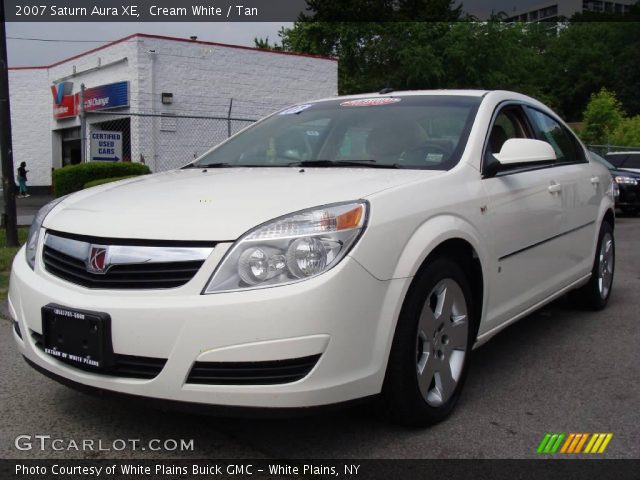 2007 Saturn Aura XE in Cream White