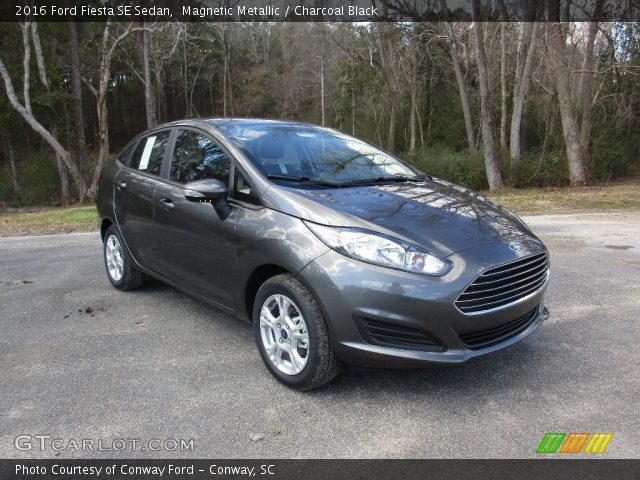 2016 Ford Fiesta SE Sedan in Magnetic Metallic