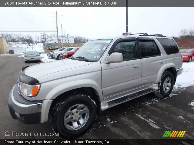 2000 Toyota 4Runner SR5 4x4 in Millennium Silver Metallic