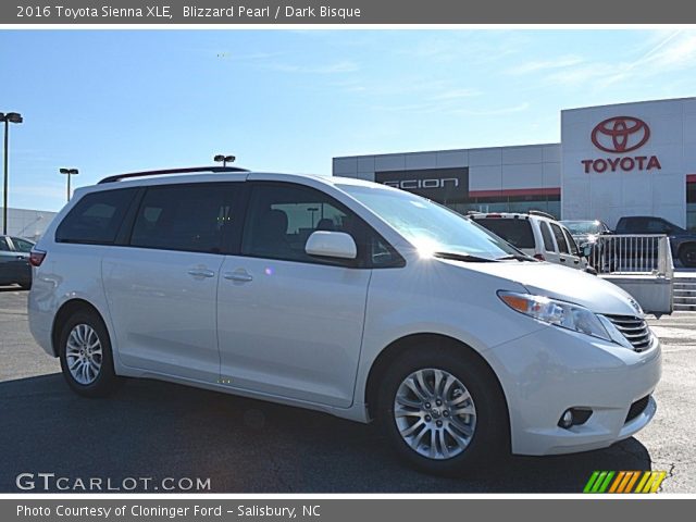 2016 Toyota Sienna XLE in Blizzard Pearl