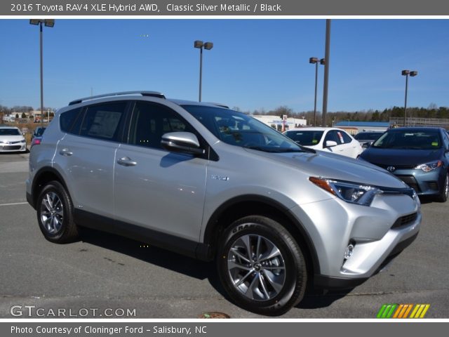 2016 Toyota RAV4 XLE Hybrid AWD in Classic Silver Metallic