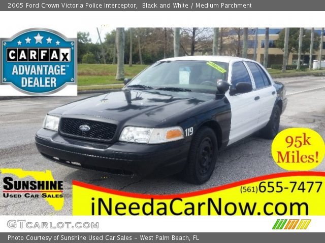 2005 Ford Crown Victoria Police Interceptor in Black and White