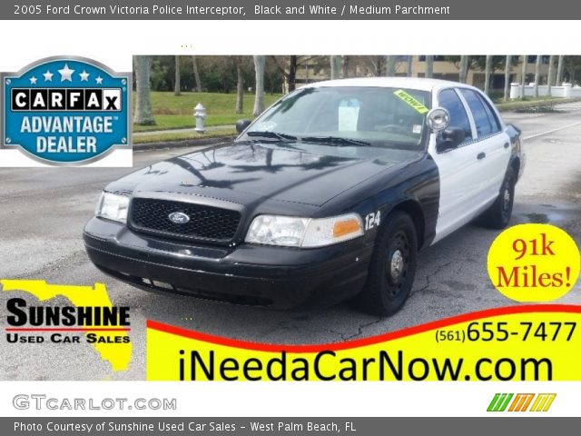 2005 Ford Crown Victoria Police Interceptor in Black and White