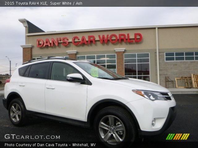 2015 Toyota RAV4 XLE in Super White