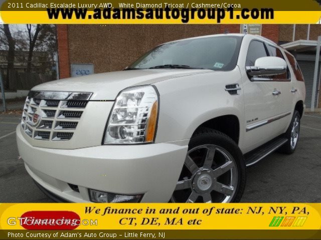 2011 Cadillac Escalade Luxury AWD in White Diamond Tricoat