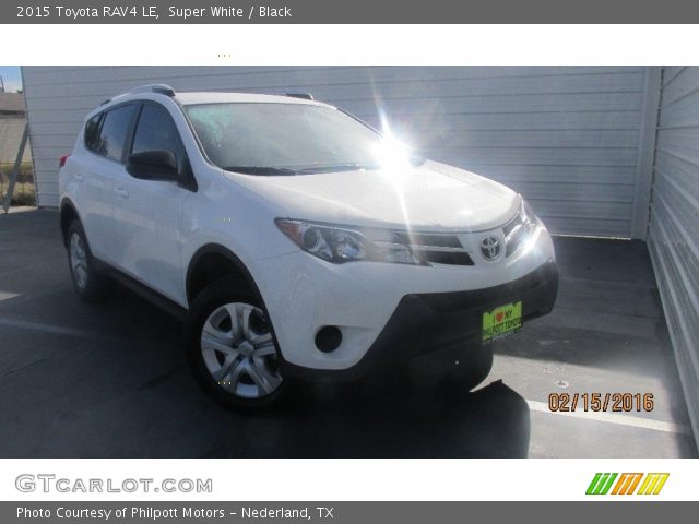 2015 Toyota RAV4 LE in Super White
