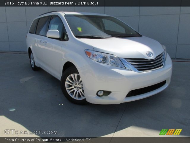 2016 Toyota Sienna XLE in Blizzard Pearl