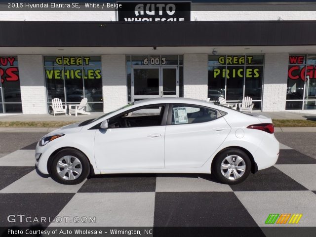 2016 Hyundai Elantra SE in White