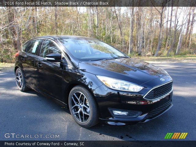 2016 Ford Focus SE Hatch in Shadow Black