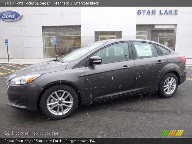 2016 Ford Focus SE Sedan in Magnetic