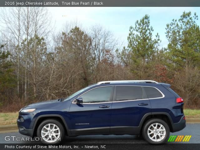 2016 Jeep Cherokee Latitude in True Blue Pearl