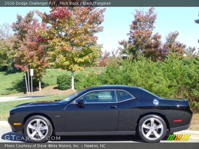 2016 Dodge Challenger R/T in Pitch Black