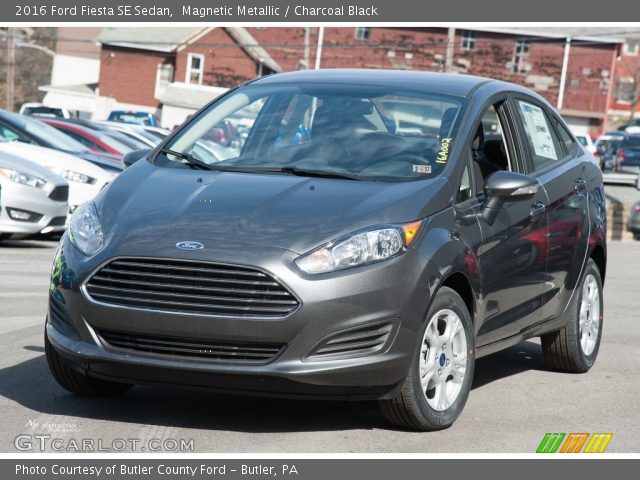 2016 Ford Fiesta SE Sedan in Magnetic Metallic