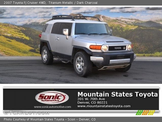 2007 Toyota FJ Cruiser 4WD in Titanium Metallic