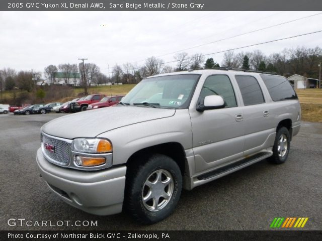 2005 GMC Yukon XL Denali AWD in Sand Beige Metallic