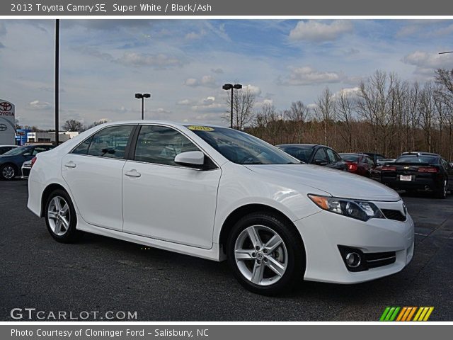2013 Toyota Camry SE in Super White
