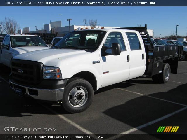 2007 Ford F350 Super Duty Crew Cab Chassis Commercial in Oxford White