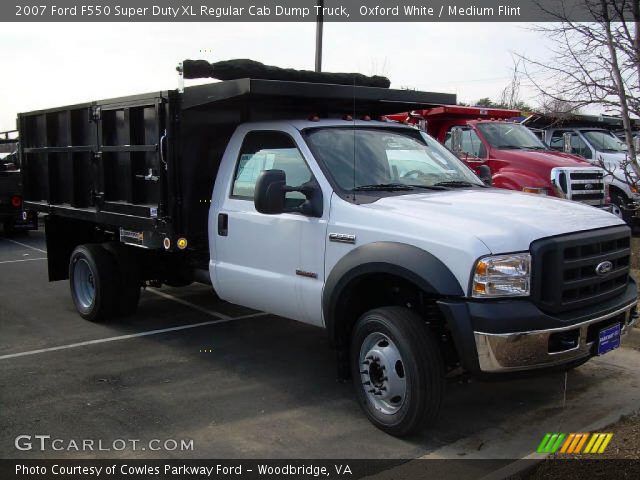 2007 Ford F550 Super Duty XL Regular Cab Dump Truck in Oxford White