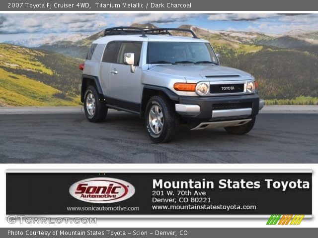 2007 Toyota FJ Cruiser 4WD in Titanium Metallic