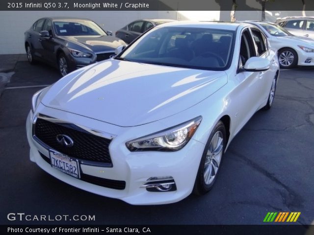2015 Infiniti Q50 3.7 in Moonlight White