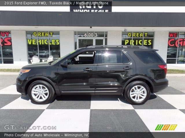 2015 Ford Explorer FWD in Tuxedo Black