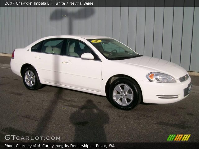 2007 Chevrolet Impala LT in White