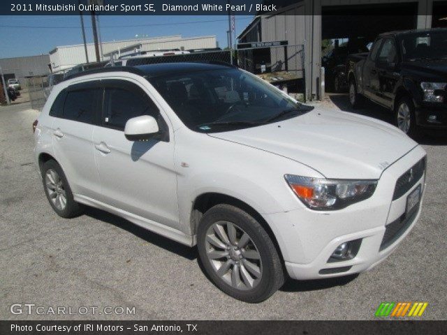 2011 Mitsubishi Outlander Sport SE in Diamond White Pearl