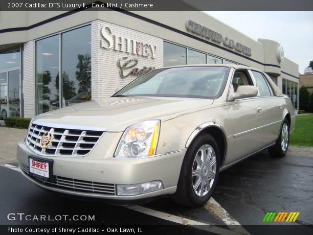 2007 Cadillac DTS Luxury II in Gold Mist