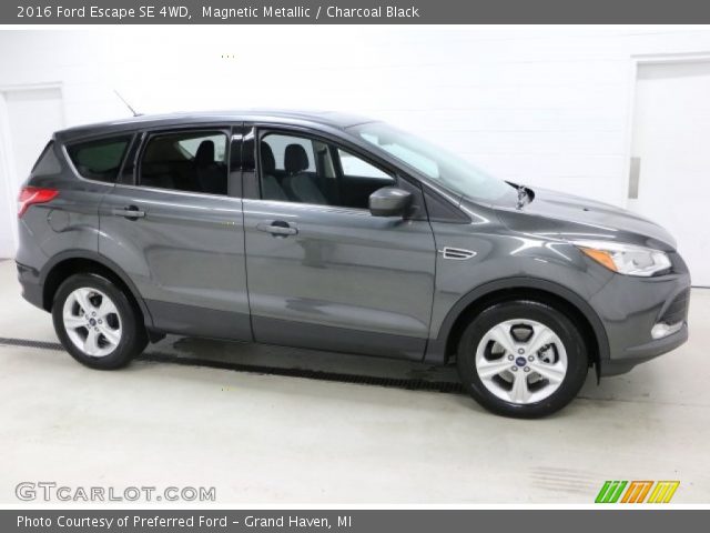 2016 Ford Escape SE 4WD in Magnetic Metallic