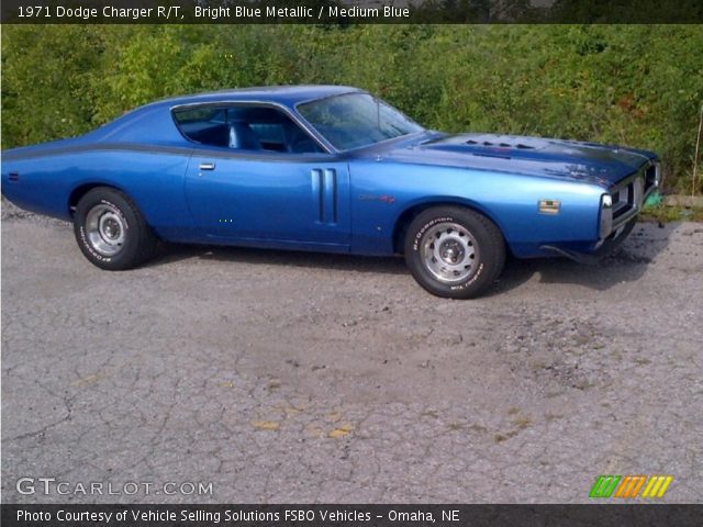 1971 Dodge Charger R/T in Bright Blue Metallic