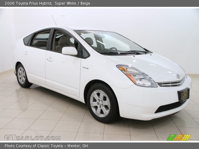 2006 Toyota Prius Hybrid in Super White