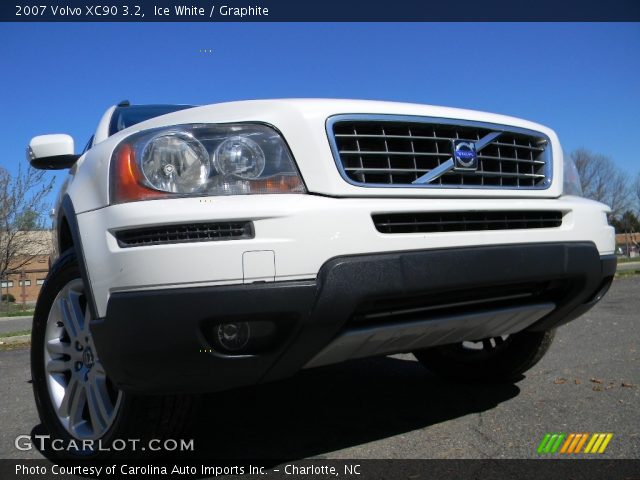 2007 Volvo XC90 3.2 in Ice White