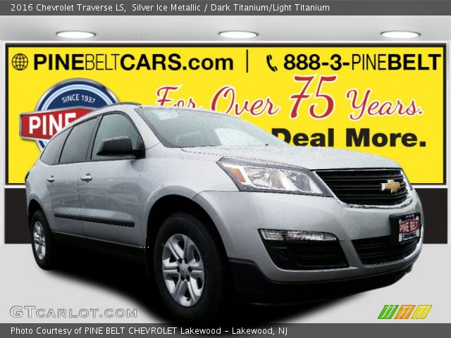 2016 Chevrolet Traverse LS in Silver Ice Metallic