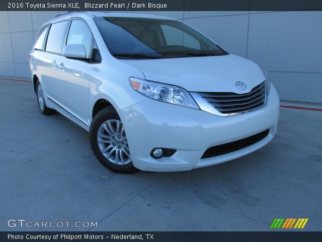 2016 Toyota Sienna XLE in Blizzard Pearl