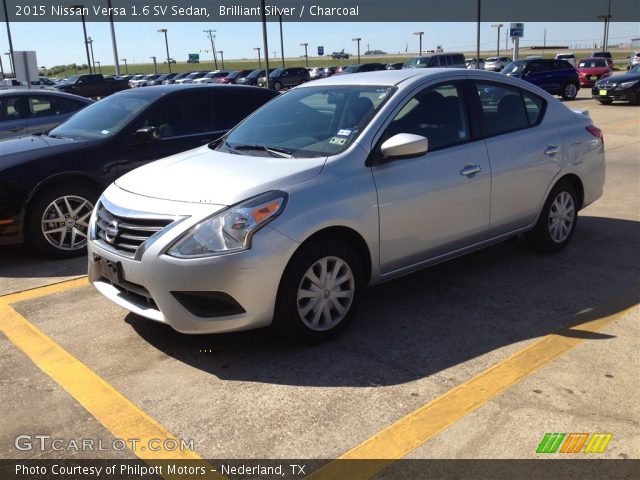 2015 Nissan Versa 1.6 SV Sedan in Brilliant Silver