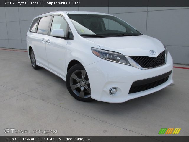 2016 Toyota Sienna SE in Super White